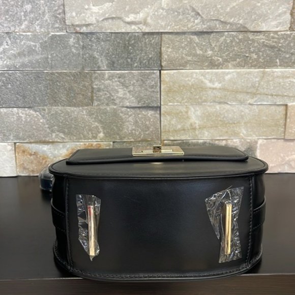 💥🇺🇸 Celine Dion Minuet Flap Closure Handbag - Picture 8 of 8